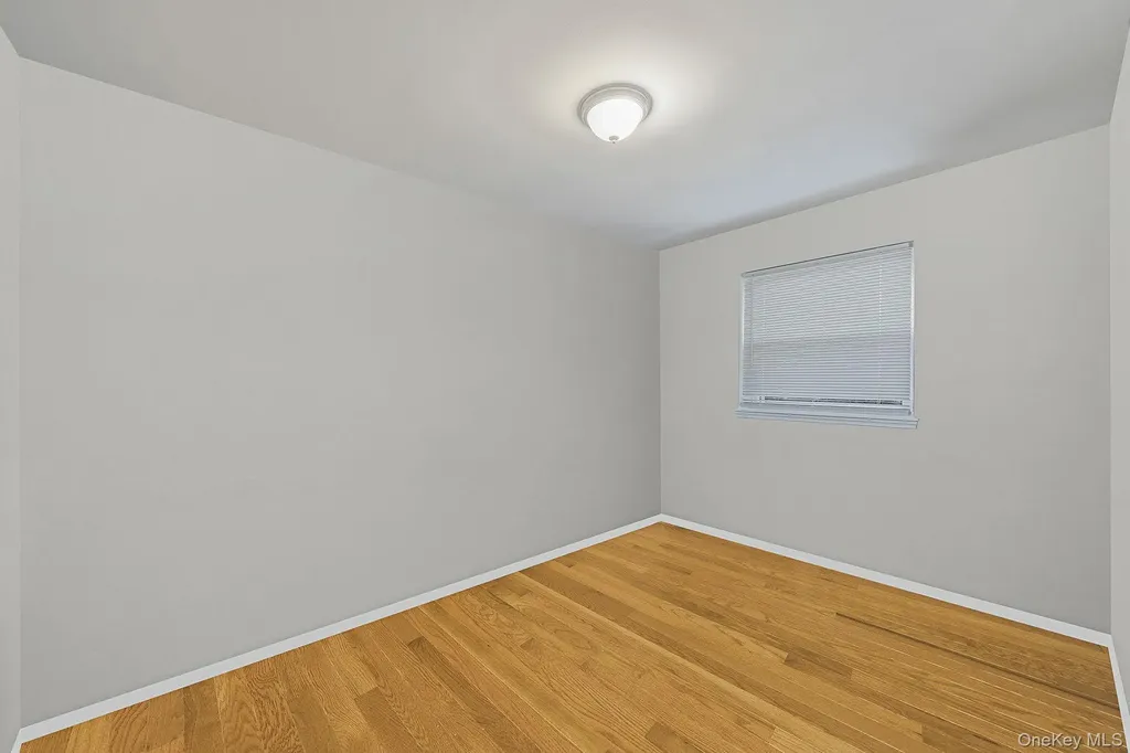 38 Farm Lane Levittown NY 11756