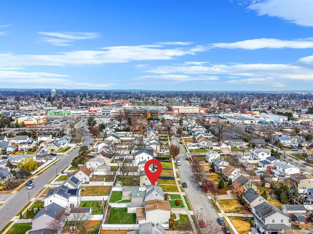 38 Farm Lane Levittown NY 11756