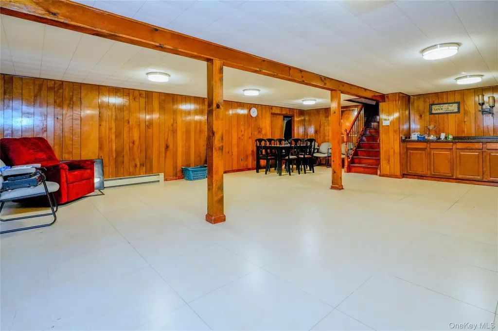 8 Lucille Drive Syosset NY 11791