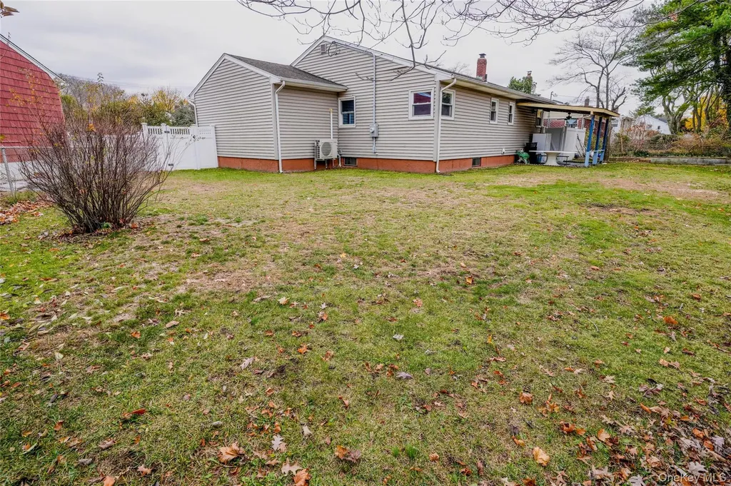 8 Lucille Drive Syosset NY 11791