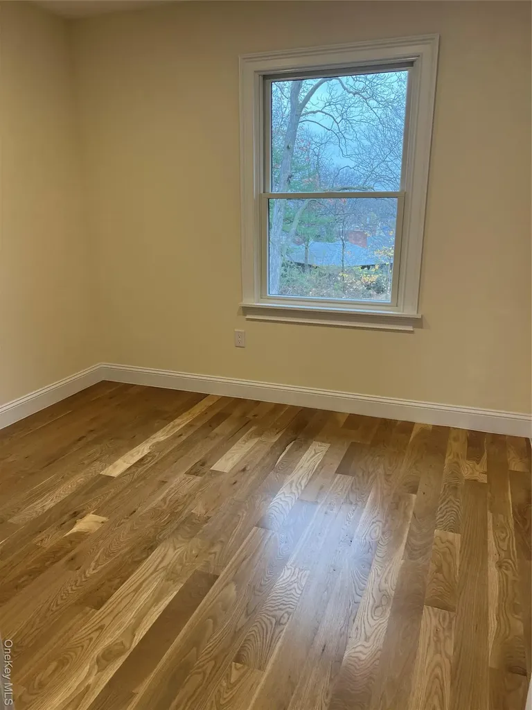 19 Sunlight Hill Yonkers NY 10704
