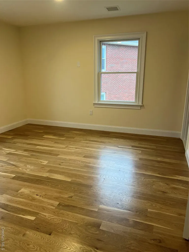 19 Sunlight Hill Yonkers NY 10704