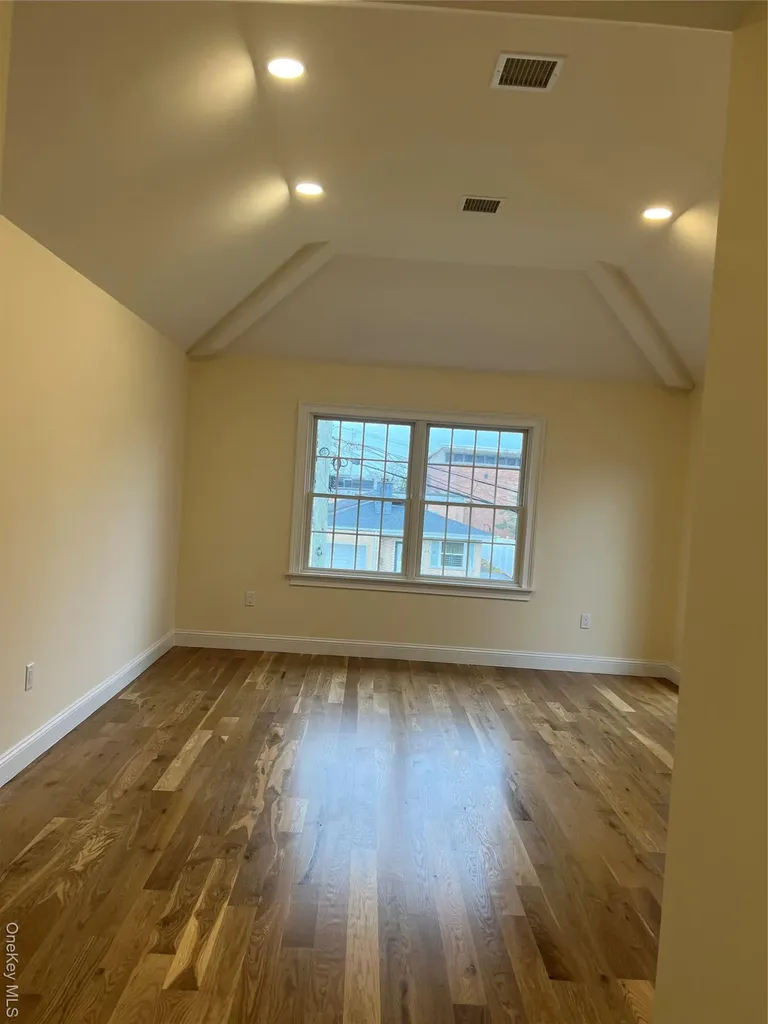 19 Sunlight Hill Yonkers NY 10704