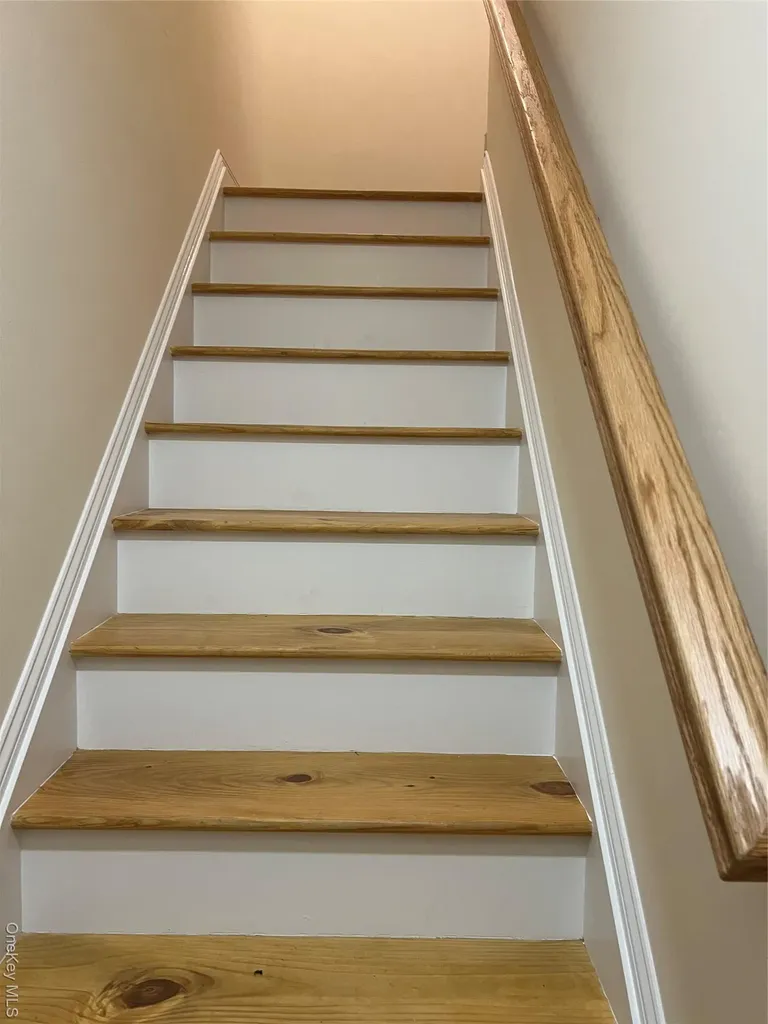 19 Sunlight Hill Yonkers NY 10704