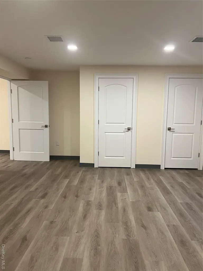 19 Sunlight Hill Yonkers NY 10704