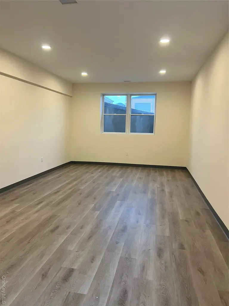 19 Sunlight Hill Yonkers NY 10704