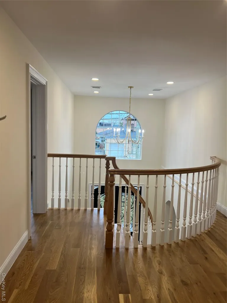 19 Sunlight Hill Yonkers NY 10704