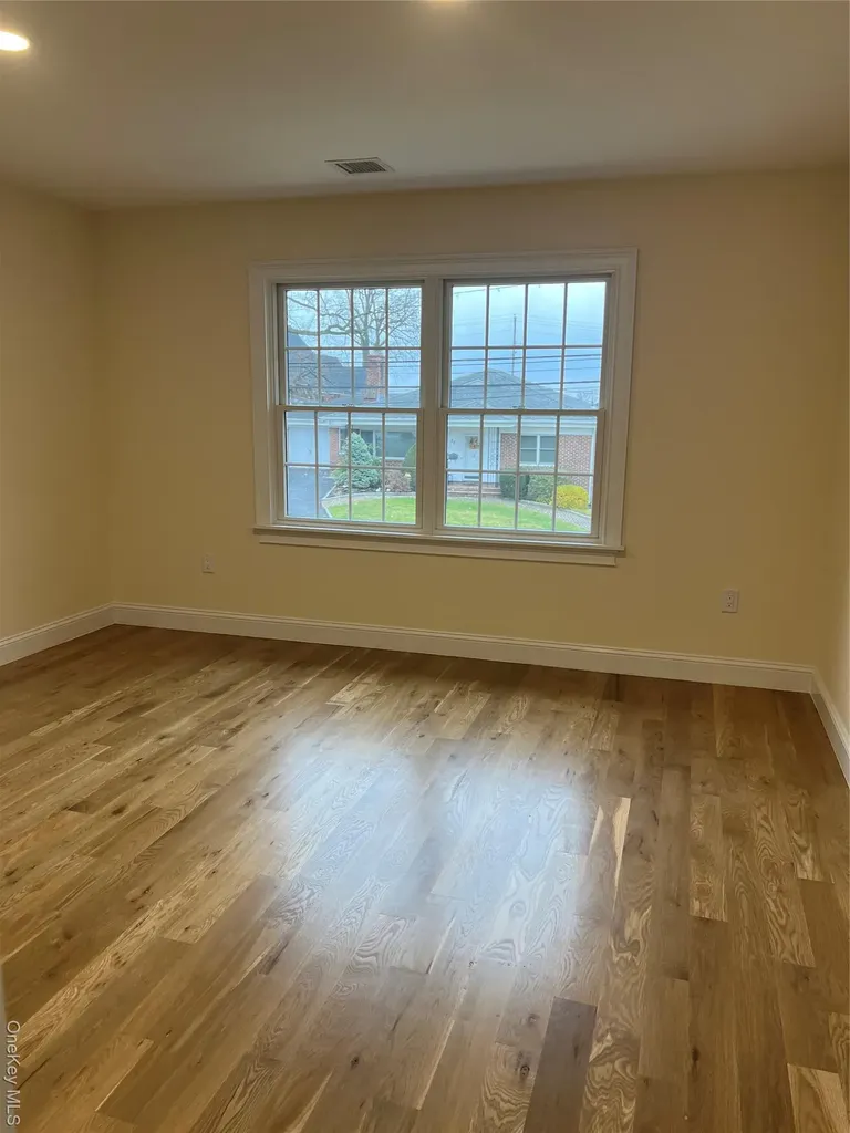 19 Sunlight Hill Yonkers NY 10704