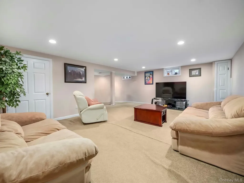 19 Hillside Avenue Suffern NY 10901