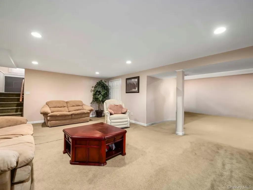 19 Hillside Avenue Suffern NY 10901