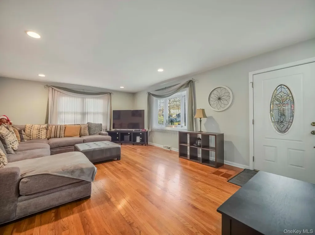 19 Hillside Avenue Suffern NY 10901