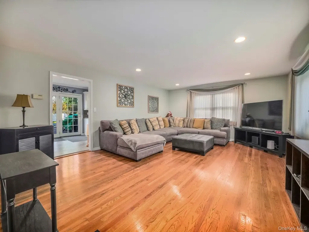 19 Hillside Avenue Suffern NY 10901