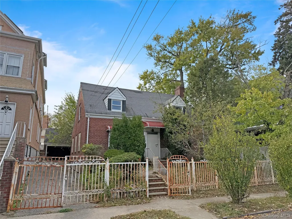 4077 Seton Avenue Bronx NY 10466