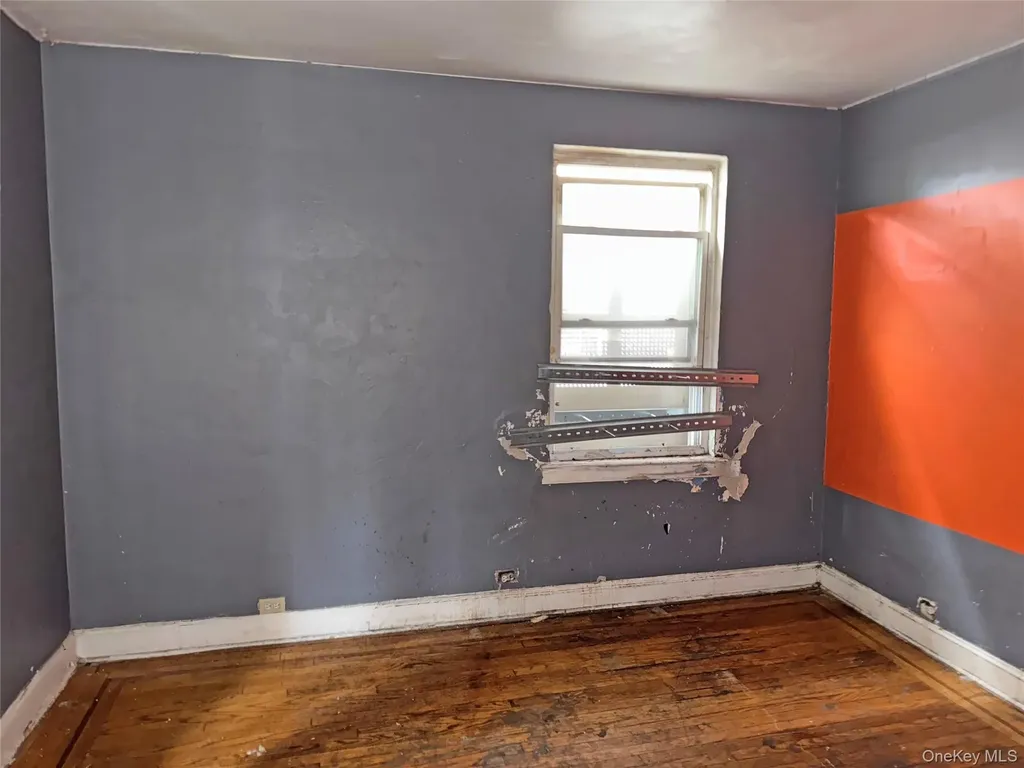 4077 Seton Avenue Bronx NY 10466