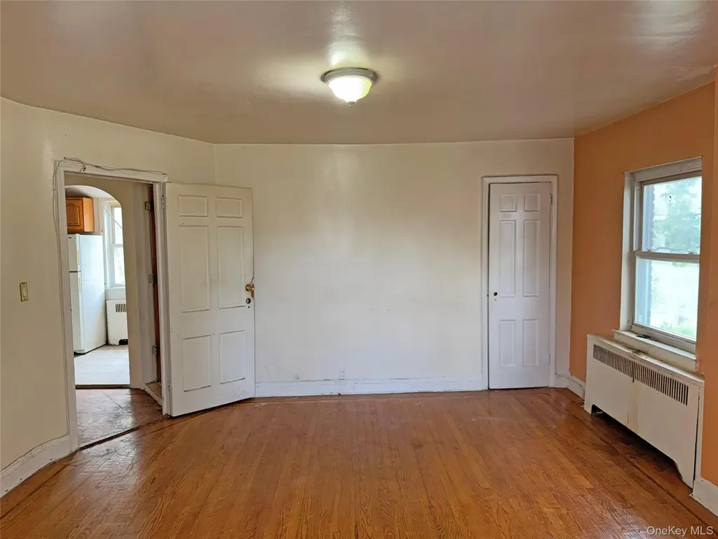4077 Seton Avenue Bronx NY 10466