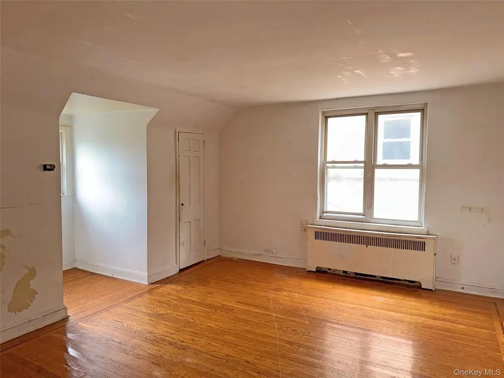 4077 Seton Avenue Bronx NY 10466