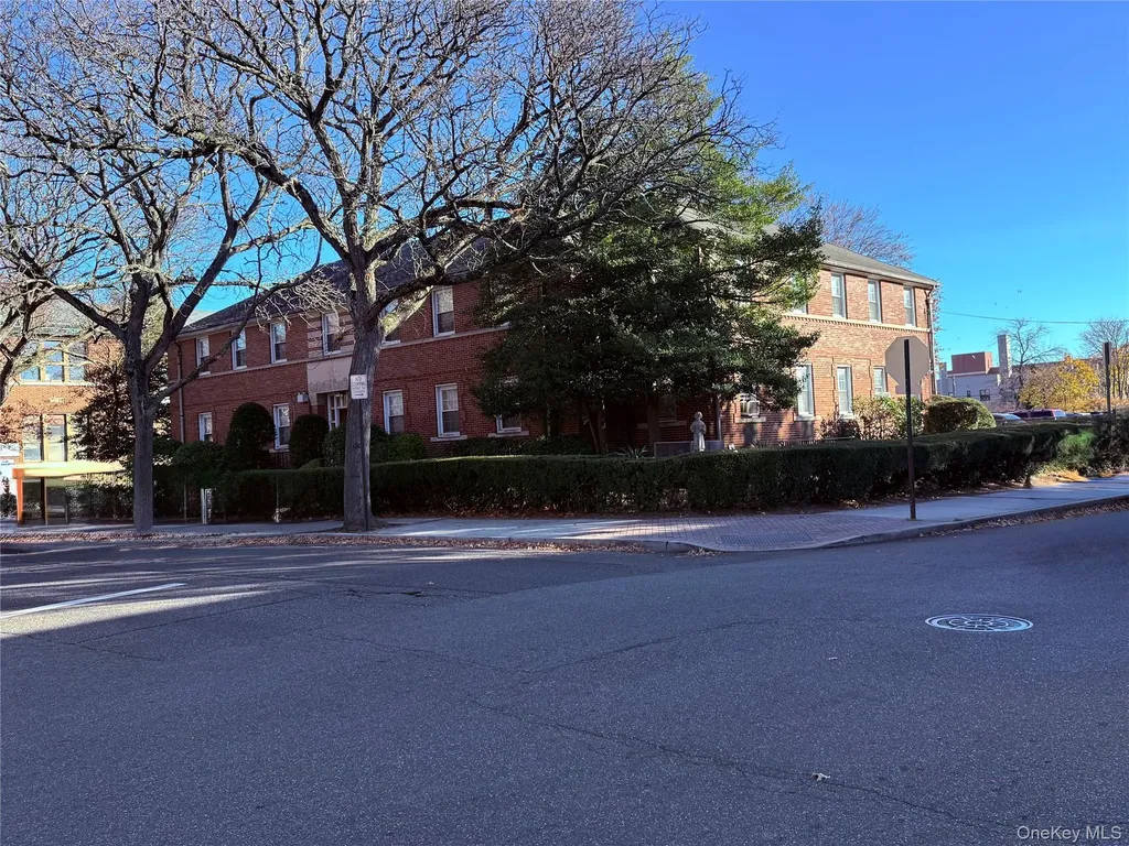 95 Pine Street Freeport NY 11520