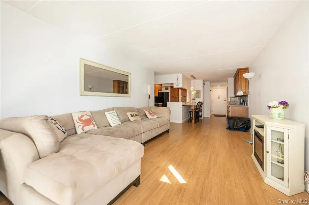 730 W Broadway Long Beach NY 11561