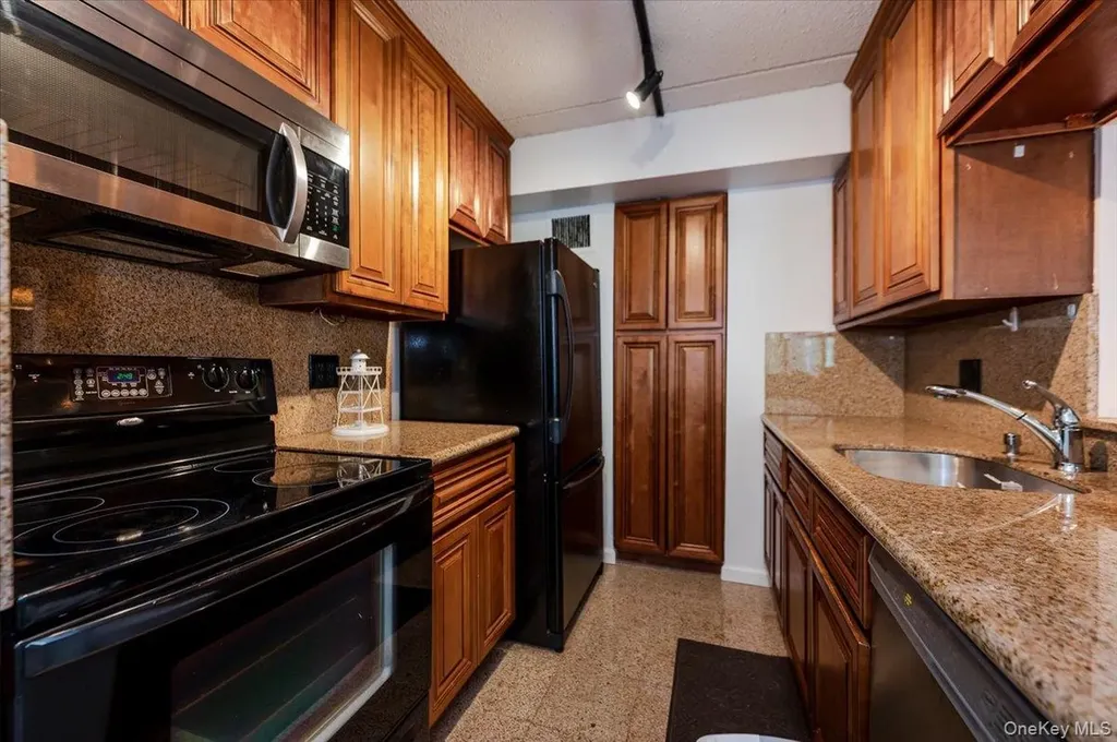 730 W Broadway Long Beach NY 11561