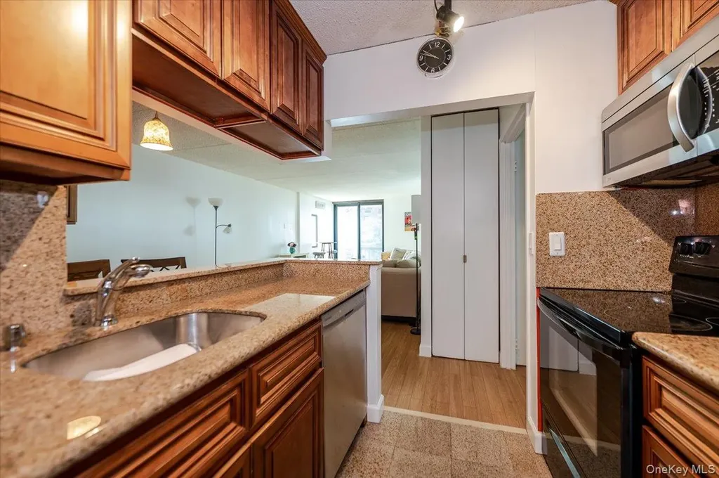 730 W Broadway Long Beach NY 11561
