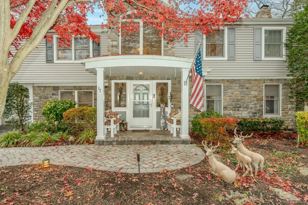 17 Thide Court Smithtown NY 11787