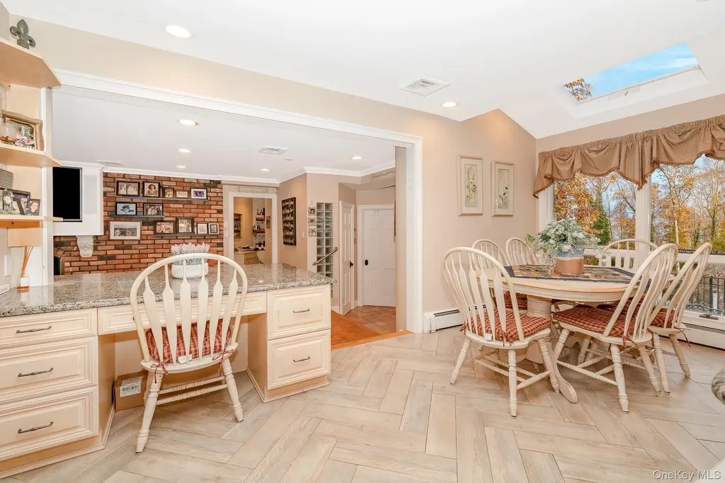 17 Thide Court Smithtown NY 11787