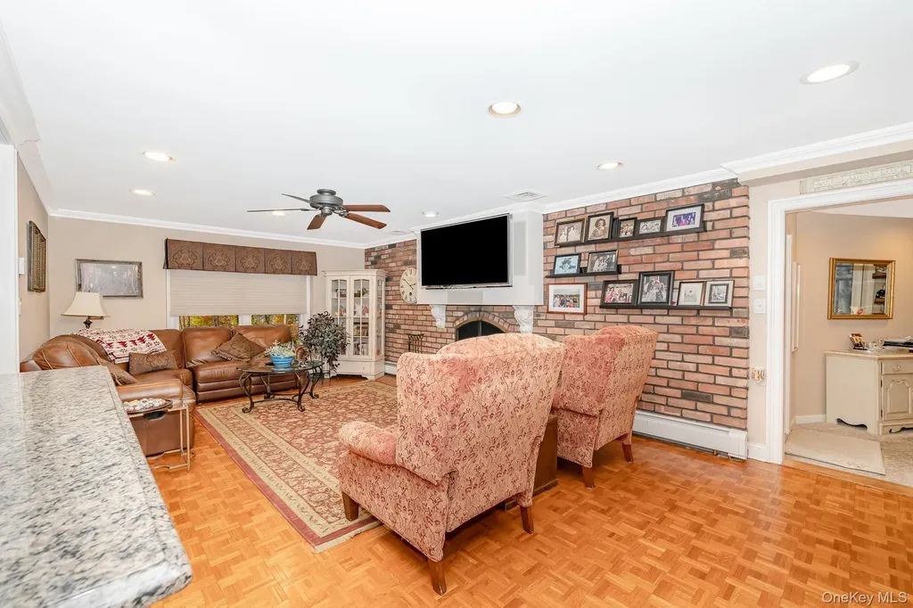 17 Thide Court Smithtown NY 11787