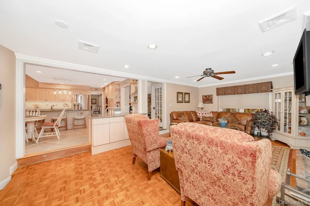 17 Thide Court Smithtown NY 11787