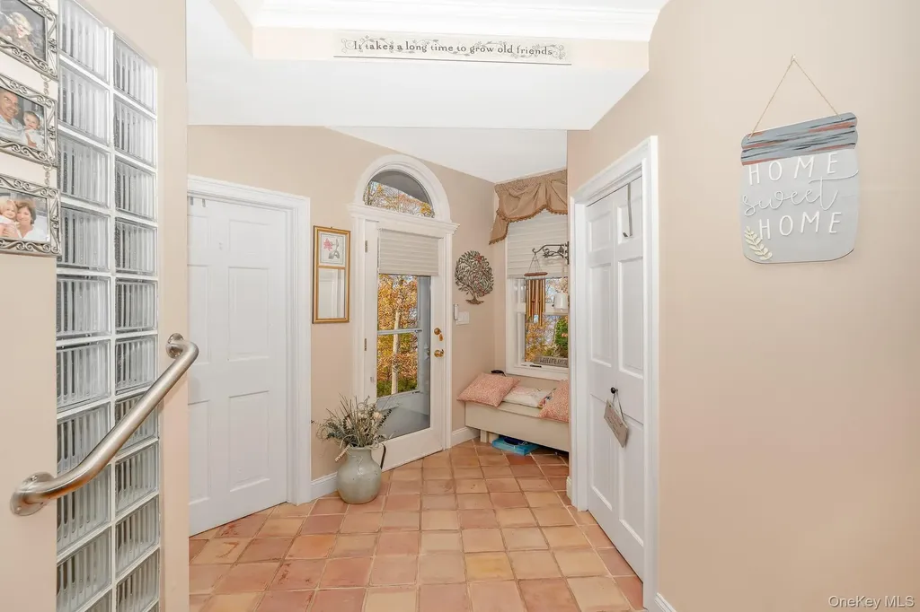17 Thide Court Smithtown NY 11787