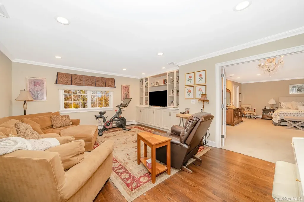 17 Thide Court Smithtown NY 11787