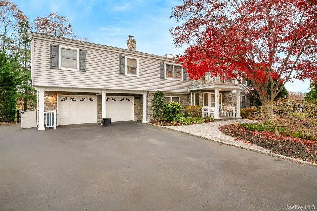 17 Thide Court Smithtown NY 11787
