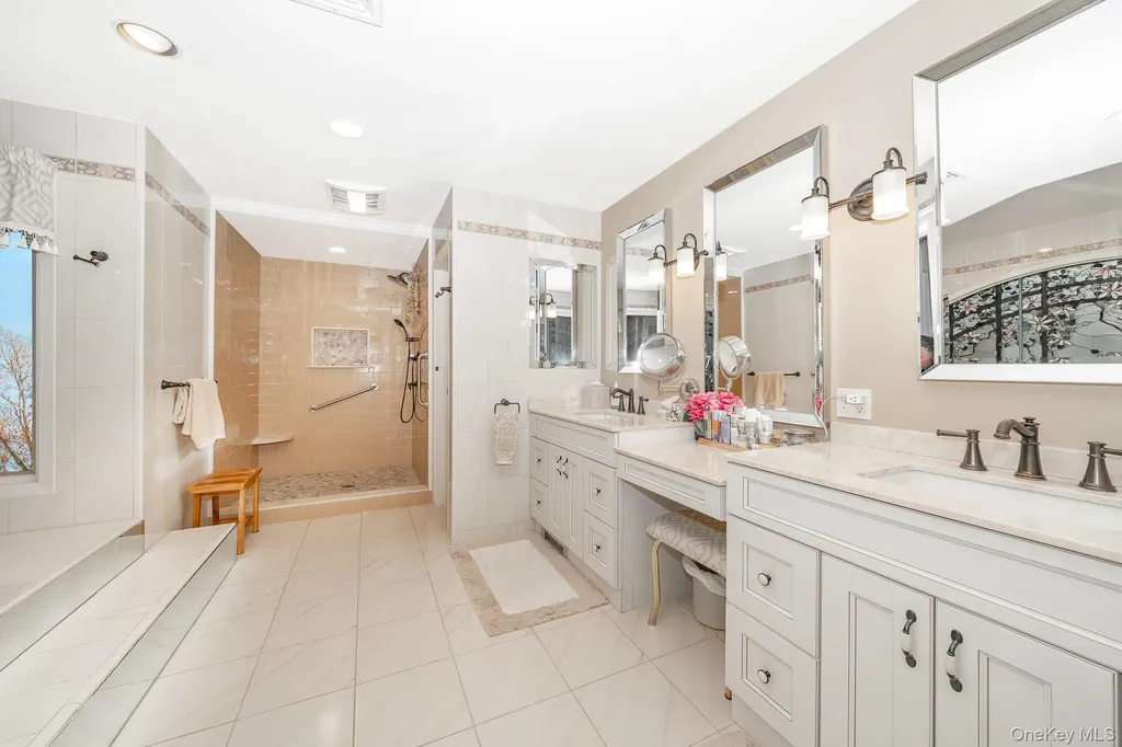 17 Thide Court Smithtown NY 11787