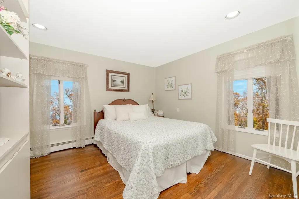 17 Thide Court Smithtown NY 11787