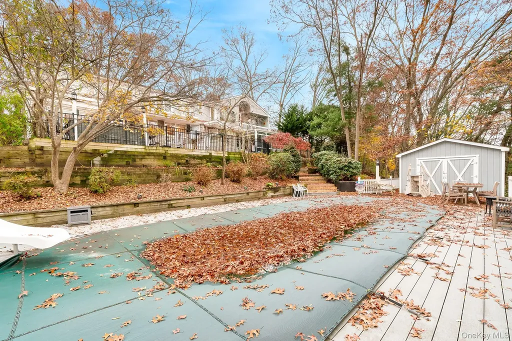 17 Thide Court Smithtown NY 11787