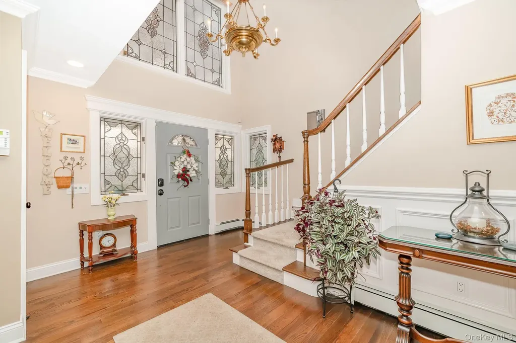 17 Thide Court Smithtown NY 11787