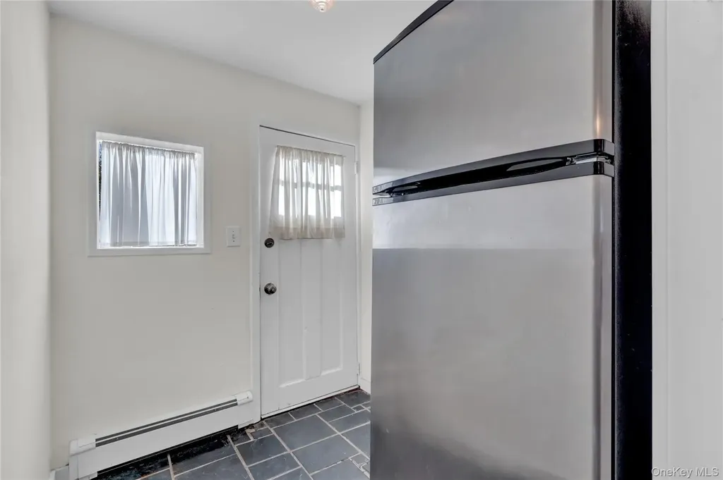 31 Hiawatha Drive Brightwaters NY 11718