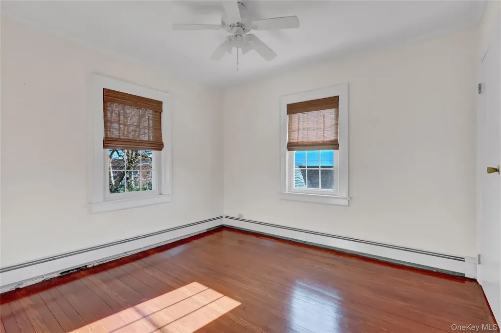 31 Hiawatha Drive Brightwaters NY 11718