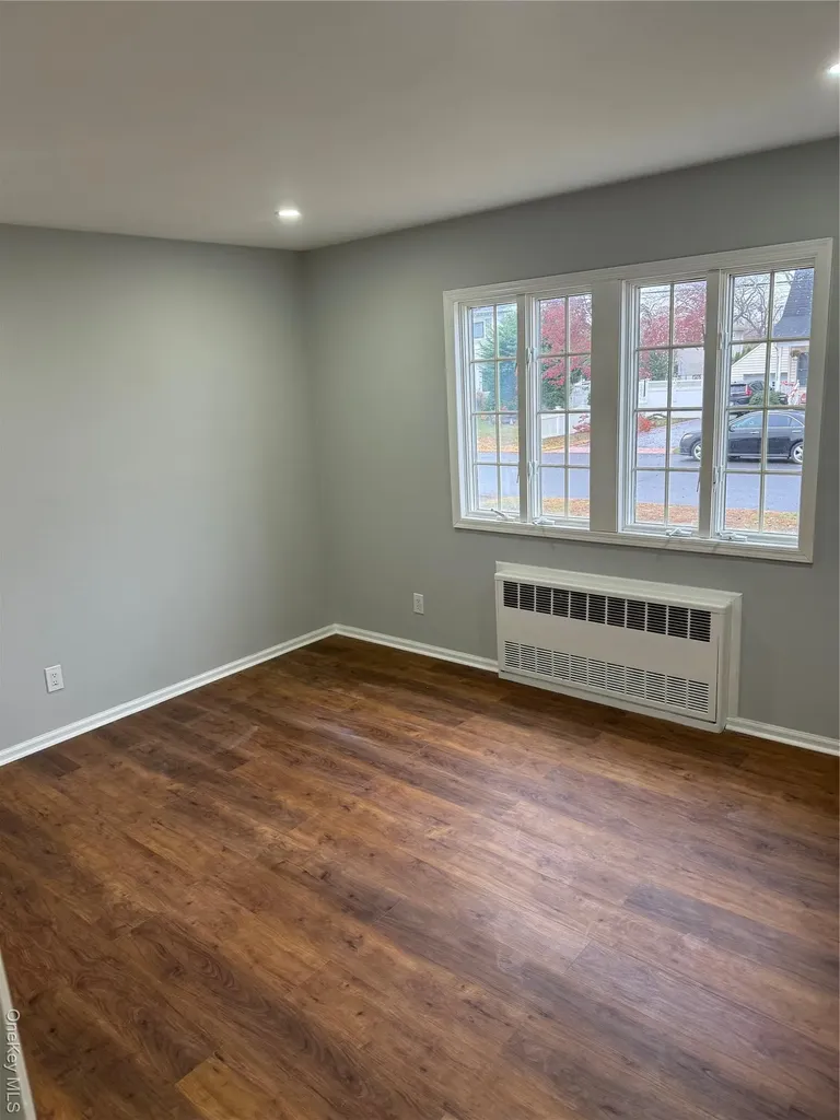 1536 5th Street West Babylon NY 11704