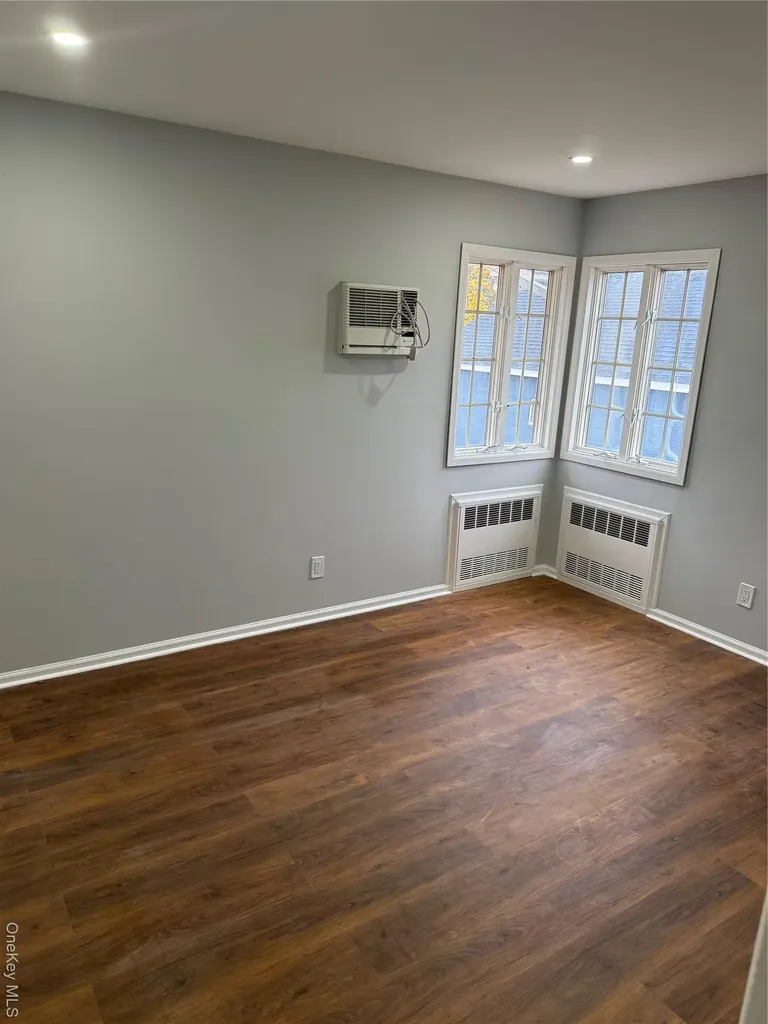 1536 5th Street West Babylon NY 11704