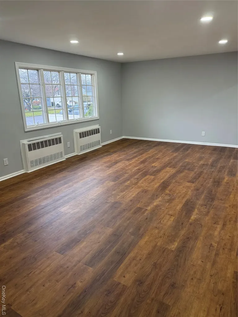 1536 5th Street West Babylon NY 11704