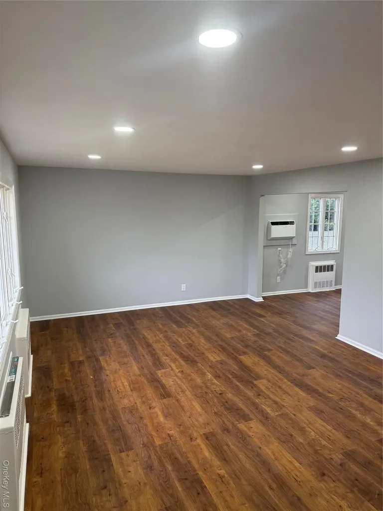 1536 5th Street West Babylon NY 11704