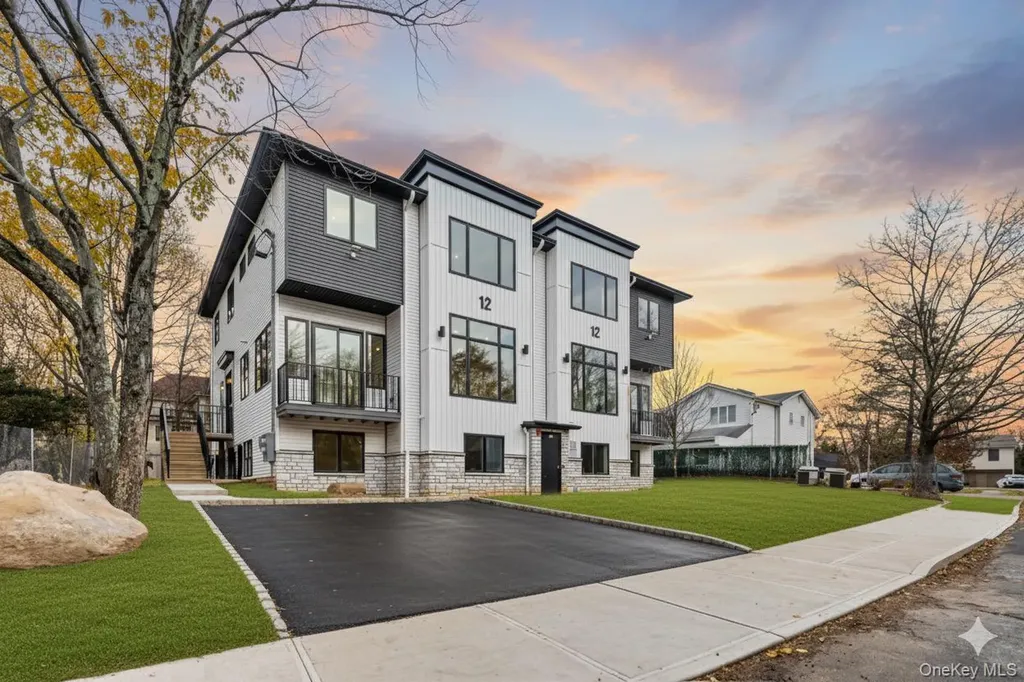 12 Buckman Place Monsey NY 10952