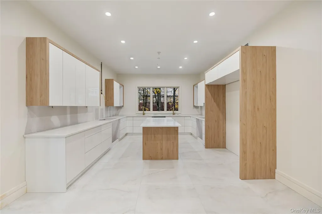 12 Buckman Place Monsey NY 10952