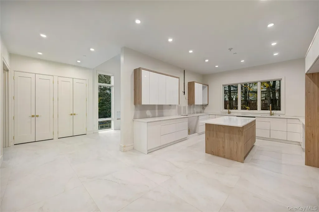 12 Buckman Place Monsey NY 10952