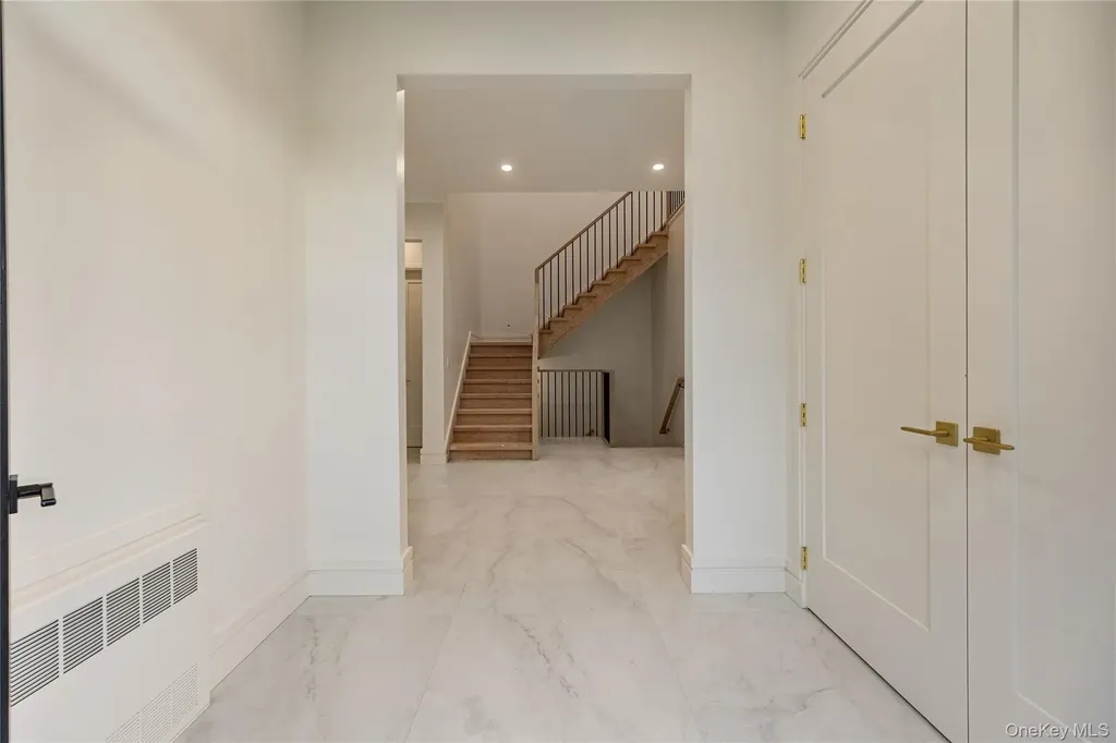 12 Buckman Place Monsey NY 10952