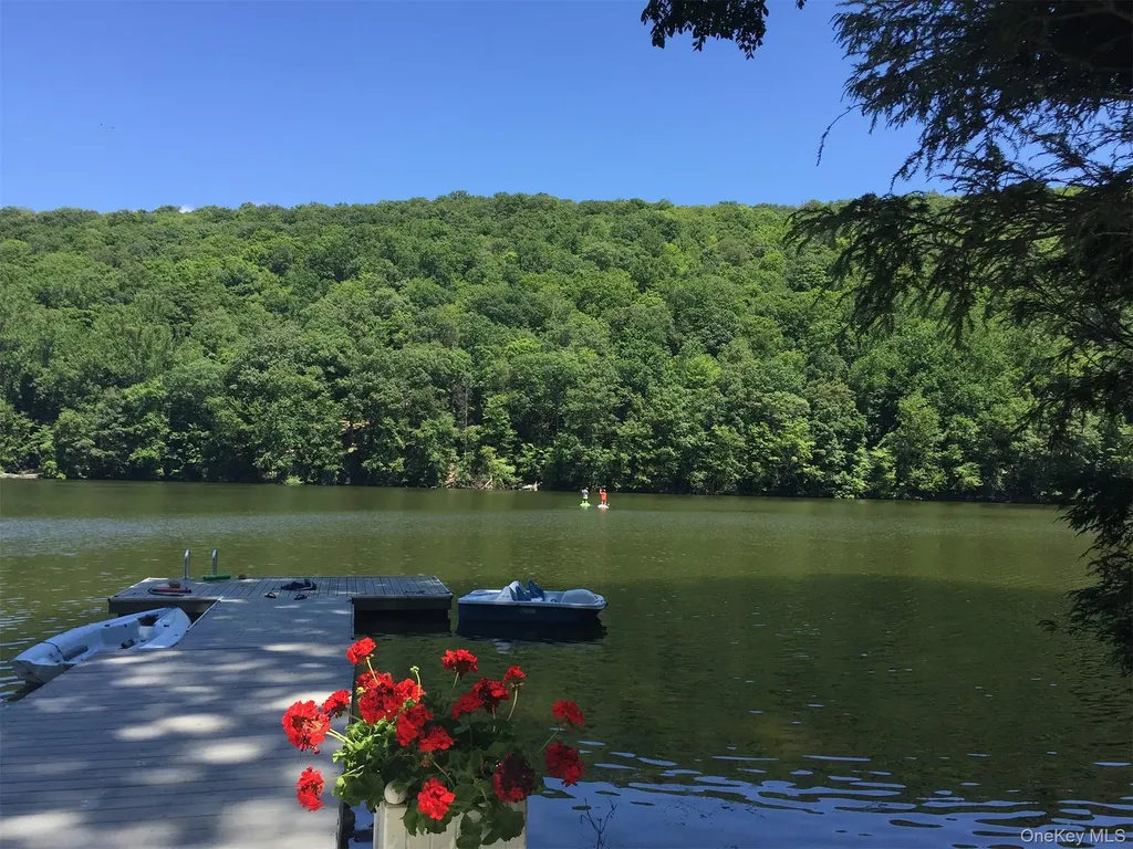 49 Twin Lakes Road South Salem NY 10590
