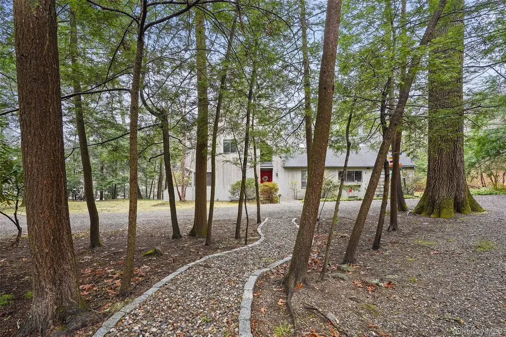 49 Twin Lakes Road South Salem NY 10590
