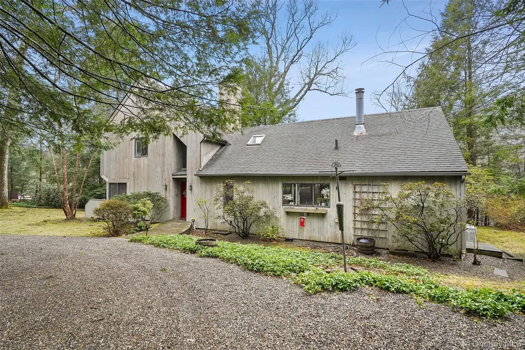 49 Twin Lakes Road South Salem NY 10590
