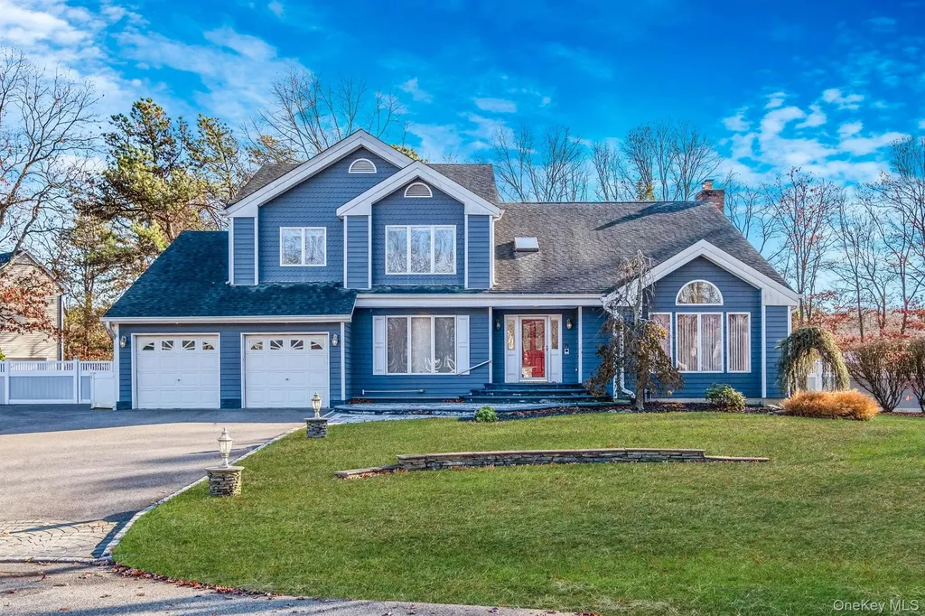 10 Cori Lane Bohemia NY 11716