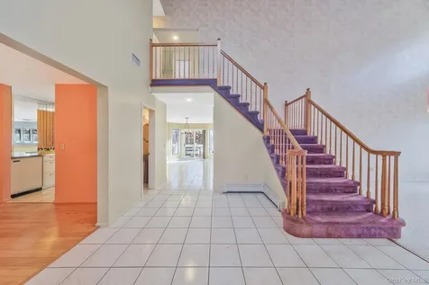 10 Cori Lane Bohemia NY 11716